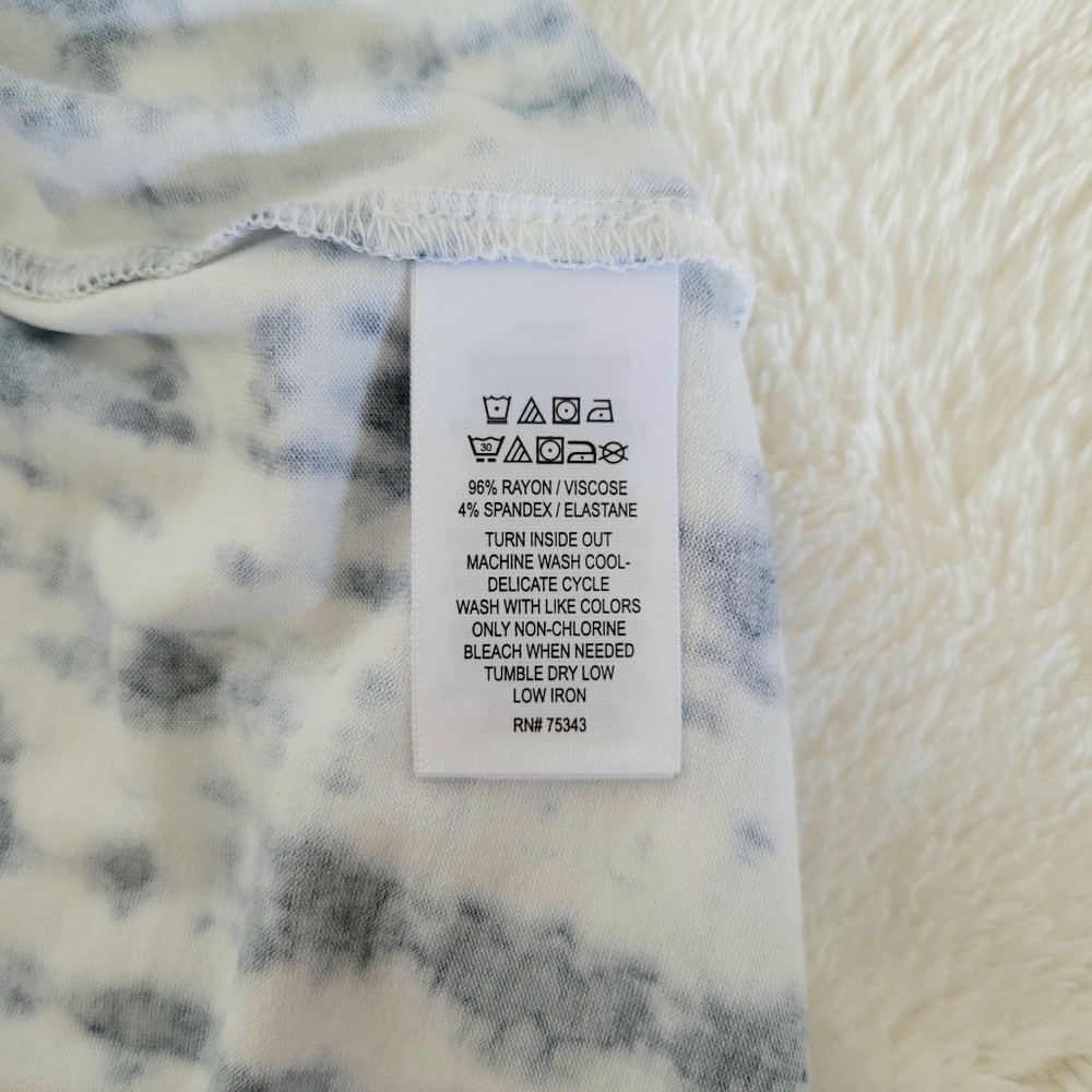 Tahari Tie Dye☮️ Top - NWT - Picture 6 of 11